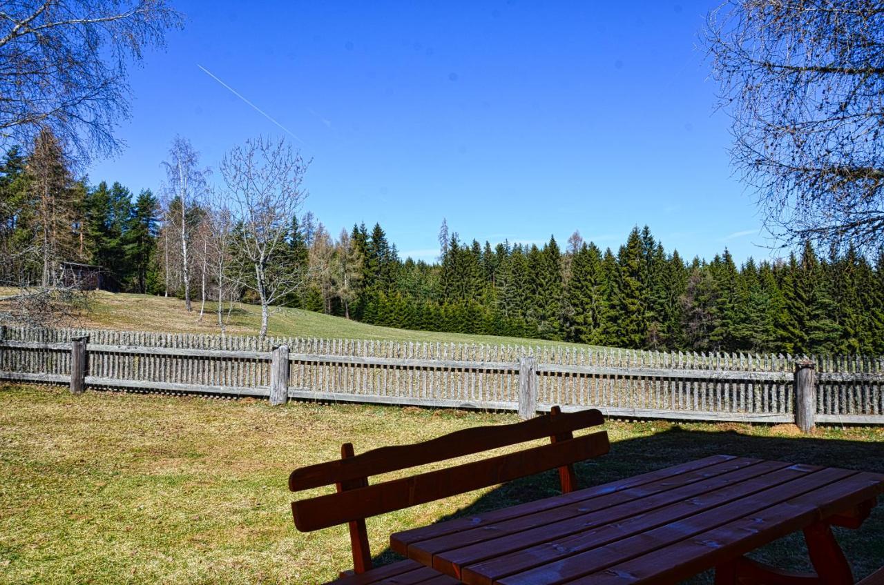 Ferienhaus Waldtraum Sankt Veit an der Glan Esterno foto